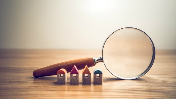 狙い目は中小オフィスビル!? タイプ別にみる不動産市場の動向