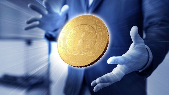 急騰するビットコイン価格 株式市場に及ぼす影響とは?
