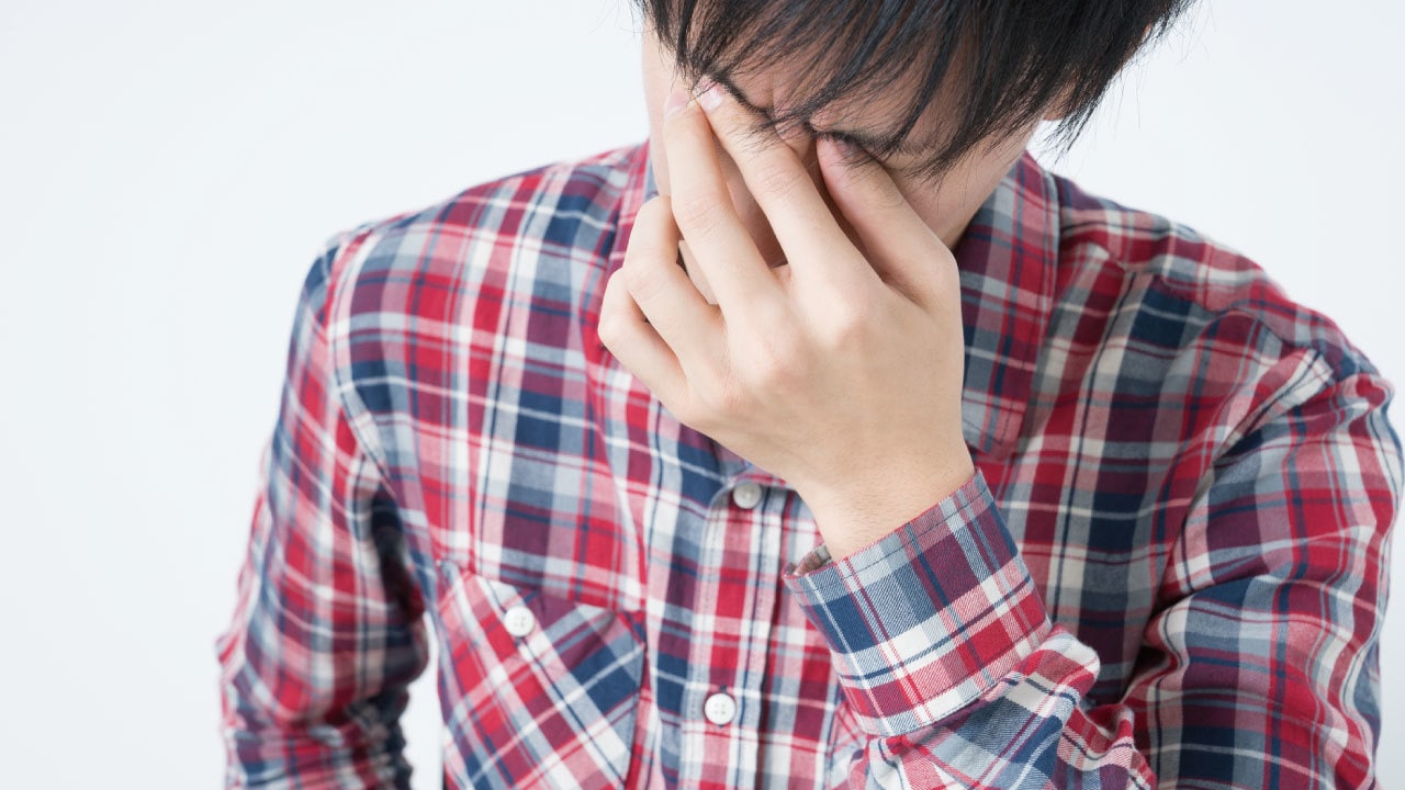 目が乾くような痛みが続く・・・これってドライアイ?