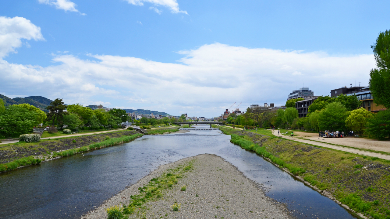 敷地の一部を河川敷が横切る 変形地 の活用事例 富裕層向け資産防衛メディア 幻冬舎ゴールドオンライン