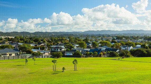 NZ不動産「住宅価格、100万NZドル突破」の一方で…営業マン〈買い手市場〉のマーケットで肉体疲労を募らせるワケ