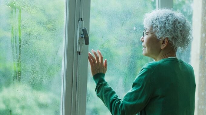 「誰にも言えなくて…」評価額1.5億円の豪邸で暮らす75歳“憧れのマダム”。ホテルで優雅なアフタヌーンティーを楽しみながら、密かに脅える「老後破綻の影」