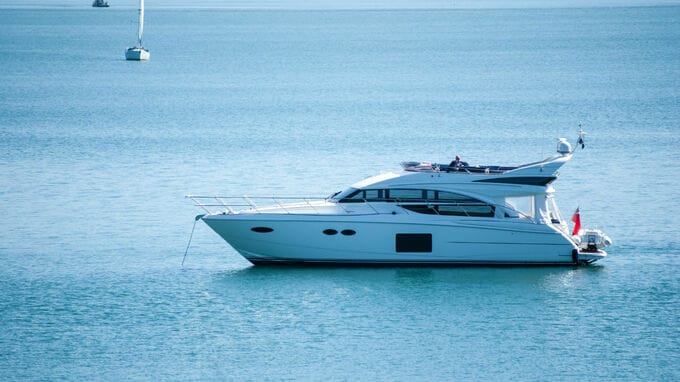 なぜ儲かっている会社の社長はクルーザーを買うのか？