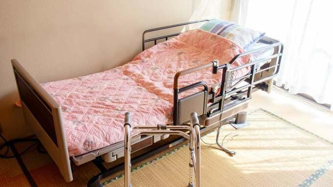 「もう限界…」“要介護3”の母を支え続けた49歳娘、入所先が決まらぬまま迎えた〈タイムリミット〉