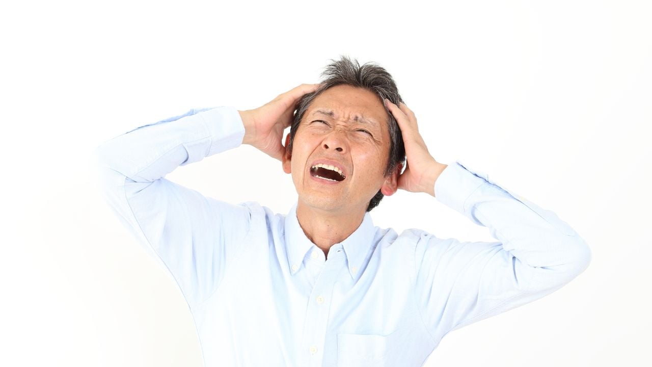 月額費用のほか、月2万円くらいかな…55歳男性、友人から「親の老人ホーム費用」の目安を聞いて余裕に構えていたが、「たっ、高！」と思わず絶句する「初めての請求額」