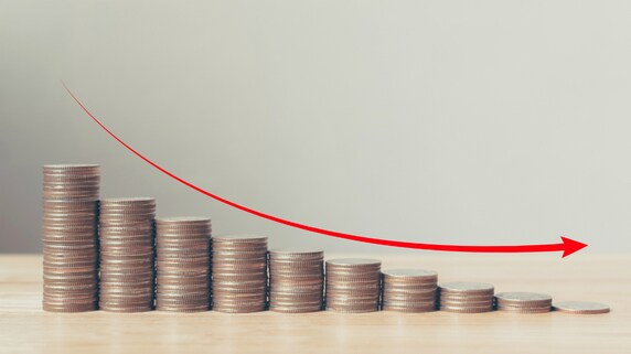 100%損金タイプの逓増定期保険・長期平準定期保険等の比較表