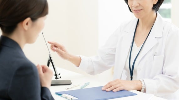 10代で発症も…急増する「若者の白内障」の知られざるリスク