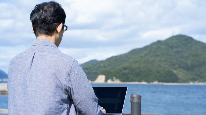 「サラリーマン」が仕事を辞めずに「二拠点生活」を送ることはできるのか？