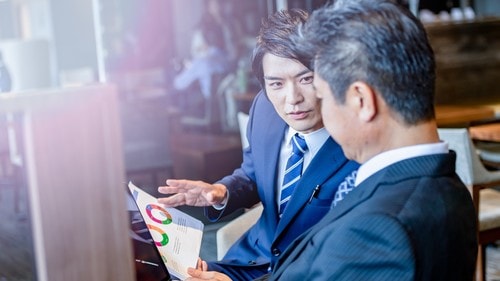 銀行借入や補助金などの資金調達、節税、経費削減、経理業務の効率化に関する提案や、見込み客や提携先を紹介するなどの経営の支援を行うという。（※画像はイメージです／PIXTA）