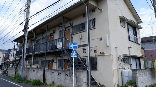 深刻化する〈家賃滞納〉の問題、賃料5万円のアパートは「強制執行」の出費がイタ過ぎて…物件オーナーも撃沈【弁護士が解説】