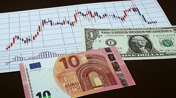 関税強化と脱ドル加速の進行で、ドルの基軸通貨体制に揺らぎ