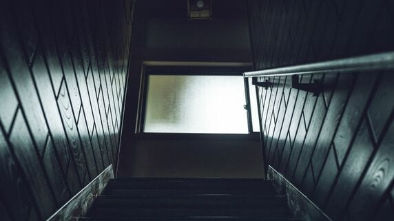 足を踏み入れた瞬間、凍り付いた。「千葉県我孫子市」孤独死物件に残る生々しい記憶…自殺現場の2階から落ちてきた「ありえないもの」