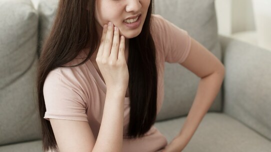 恐ろしい…「むし歯」を放置すると「痛みが消える」理由【歯科医師が解説】