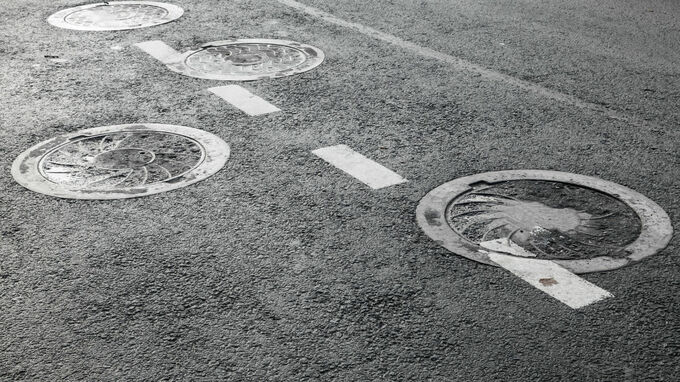 ＮＴＴドコモ、マンホール型基地局を開発、18年度内に導入 マンホール関連銘柄に注目が…