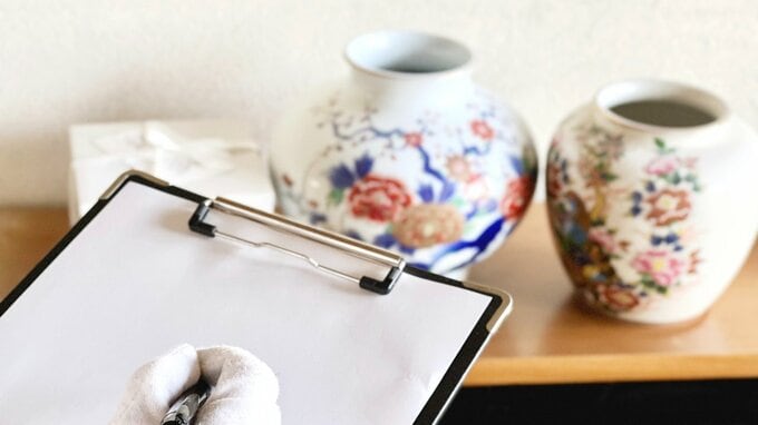 「これ、本当にウチの…？」築50年の実家で見つけた“謎の骨董品”、鑑定結果に長男が絶句した理由