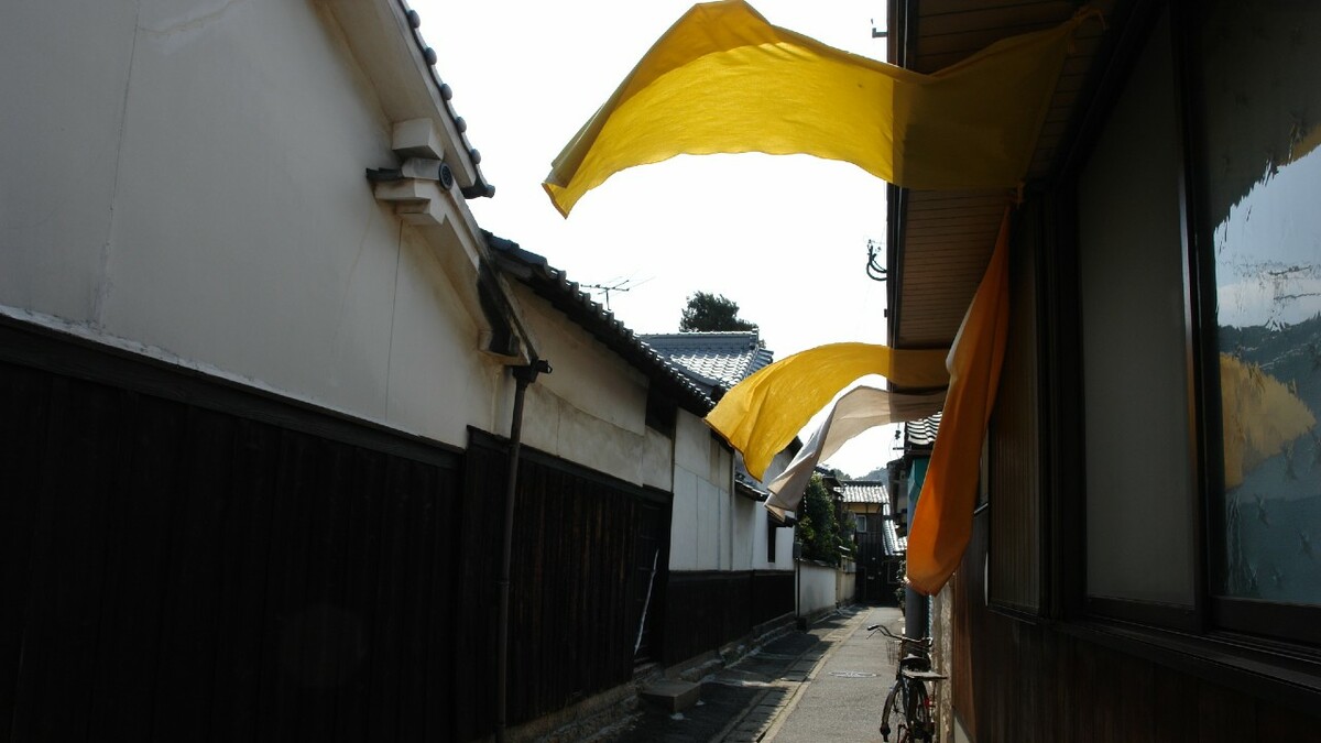 オファー アート 町おこし 海外