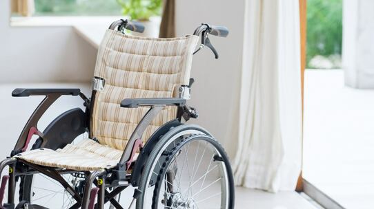【元調査員が解説】食事・入浴介助やレクリエーションもある「(地域密着型)通所介護(デイサービス)」の概要