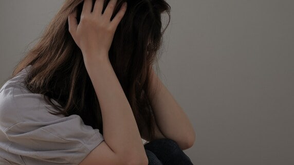 「8,000万円の庭付き戸建て」購入も夫が急逝…30代妻を襲った悲劇。〈残債7,265万円〉の住宅ローンを背負った家族の結末【FPが「住宅ローン」の保険を解説】