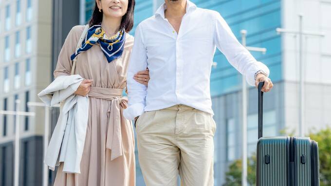 「年金月28万円・貯金3,800万円」の60代夫婦、“海外旅行三昧”だった老後を一変させた〈娘のひと言〉