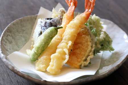 衣が薄い天ぷらはおいしく健康的