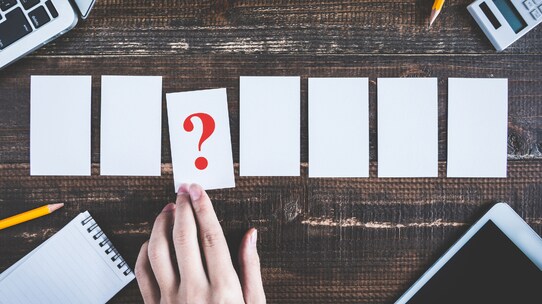 天才クイズ:行列の一番前の人が行ったあたたかいところは?