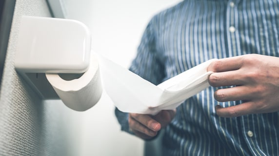 鉄壁のセキュリティのはずなのに…「ここは戦国の世か!?」頻発する〈不審者侵入事件〉と〈共用部トイレでの奇行〉にタワマン理事長が耳を疑ったワケ