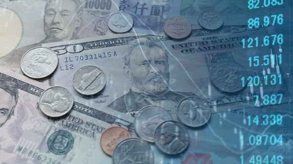 恐ろしい…日本のシニア、「長生きリスク」と「インフレリスク」に戦々恐々。 経済評論家が教える、リスクを低減する〈老後資金の振り分け方〉とは？