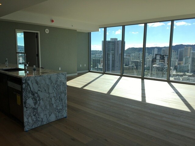 「PREMIER」レベル室内