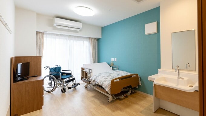 いい老人ホームほど空きはない…どうやれば入居できるのか？