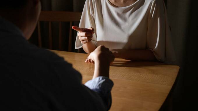 君の出産費用ぐらい、僕だって折半する覚悟はある…夫の堂々発言に呆然。年収約500万円の30代会社員女性、夫の転勤先に帯同したあとの大後悔