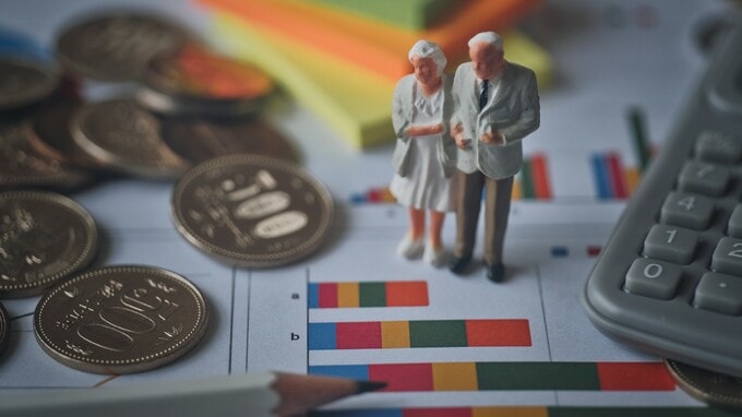 定年退職後「本当に必要なお金」はいくらなのか？ ポイントは「寿命」「女性90歳」【FPが解説】