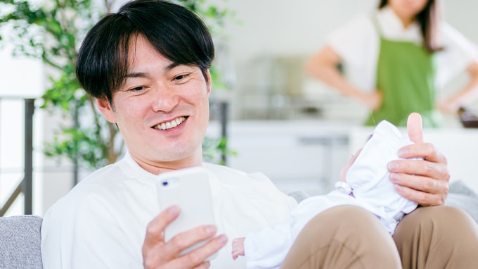 明日はママも有給休暇を取りなよ！「急に言われても…」夫からの一言に30歳妻、ブチ切れ。サプライズ好き・イクメン気取りの〈38歳勘違い夫〉に離婚を匂わせたワケ