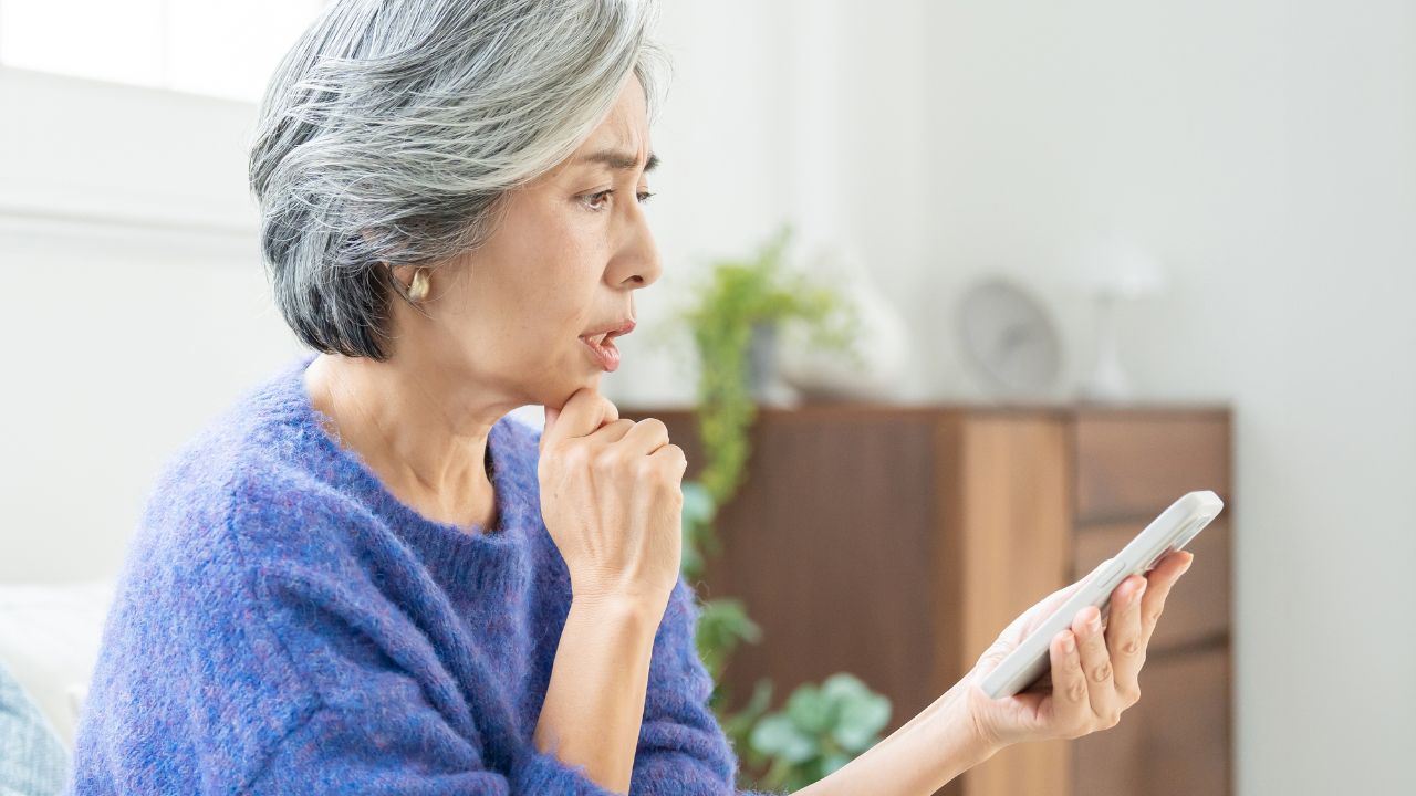 50年分のゴミを捨てろと？月13万円・82歳母老人ホーム入居まで14日、54歳娘が絶望した実家の惨状。「生前整理」という地獄