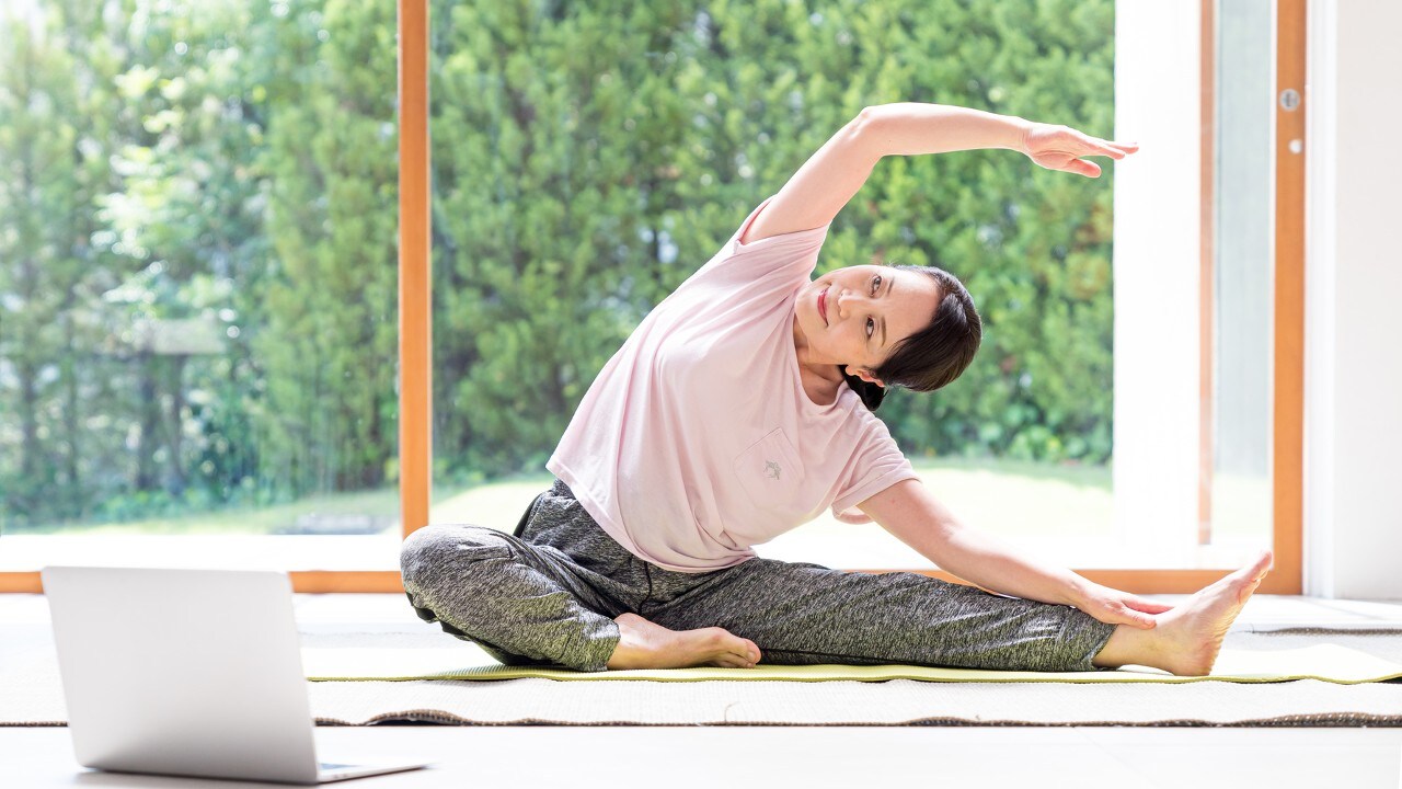 体が硬い人必見 ストレッチを続けると誰でも柔軟性が高まる 幻冬舎ゴールドオンライン