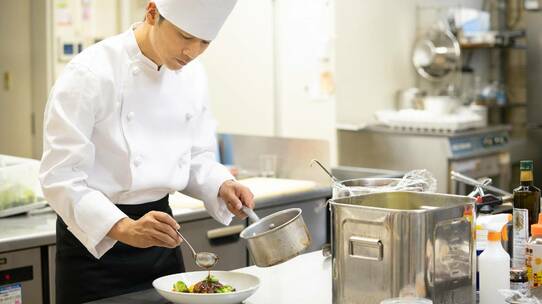 「業務スーパー」が「食品ロス1%」「原価率50%」を実現できた理由とは