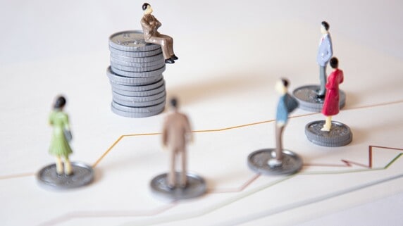 家族頼みではもう限界…「生涯未婚の人」「身寄りのない高齢者」増加で懸念される格差拡大。これからの再分配政策はどうあるべきか【経済学者が解説】