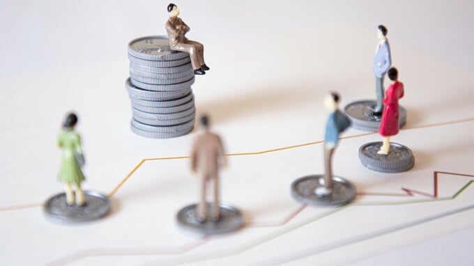 家族頼みではもう限界…「生涯未婚の人」「身寄りのない高齢者」増加で懸念される格差拡大。これからの再分配政策はどうあるべきか【経済学者が解説】