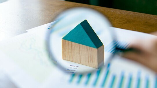 要注意!不動産売却、査定額「だけ」高い業者に騙されないコツ