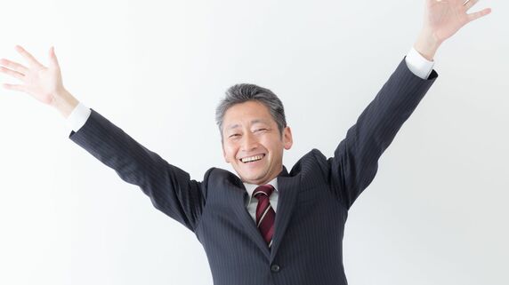 “まさかの幸運”で老後資産5,000万円を確保した60歳会社員、有頂天で長年勤めた会社を退職。自由とお金を手に入れたが…わずか5年後、ジリ貧老後へ