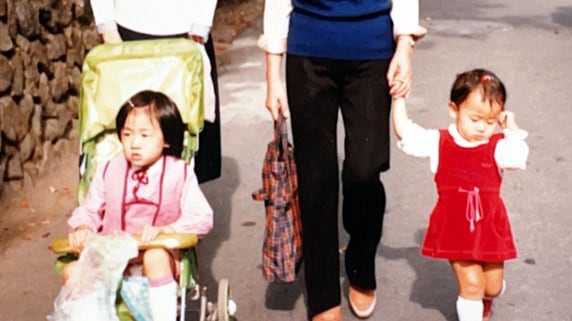 いつもお姉ちゃんばかり！「長男教」ならぬ「長女教」の母が許せない〈55歳次女〉の嘆き…相続税を払ってでも「父親の遺産3,000万円」を相続したいワケ【相続の専門家が解説】