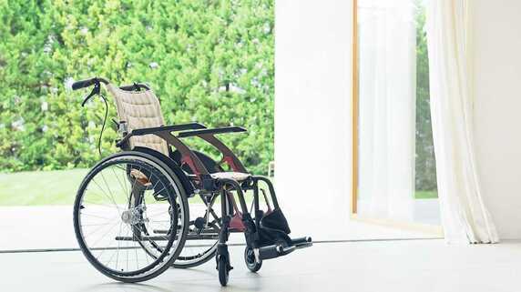 「やっと肩の荷が下りたと思ったのに…」〈年金月16万円・要介護3〉79歳義母が特養入居。55歳女性が半年後に直面した“想定外の現実”