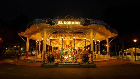 機械遺産のメリーゴーランドは…