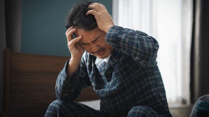 「こんなに働いてきたのに…」〈小遣い3万円・年収800万円〉58歳男性が崩れ落ちたワケ