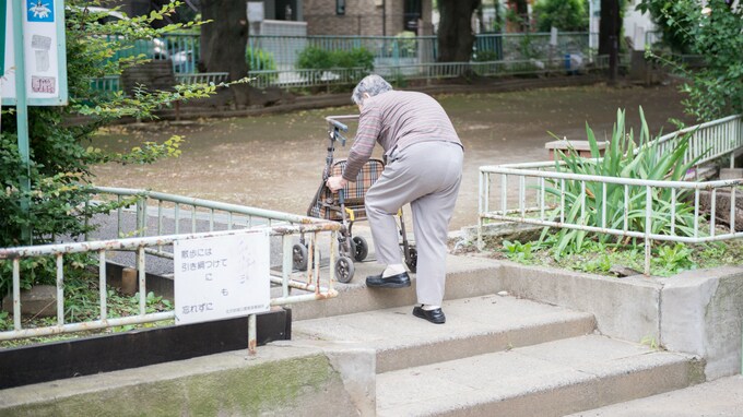 老後の最低生活を保障するのは｢基礎年金｣か｢生活保護｣か？