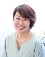 ドアを開けてくれる、気のきく子…親切心に秘められたメッセージ