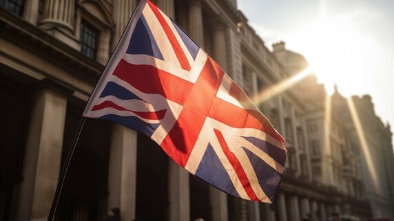 英国がパブの固定資産税を20％引き下げ――「地域の社交場」を守る税制支援