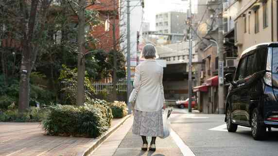 「寂しい。でも、もう追いかけません」〈年金月22万円・貯蓄1,500万円〉74歳女性、孫との距離から学んだこと