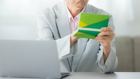 「最近、息子が優しくなったんです」〈貯蓄5,000万円・80歳男性〉毎週の買い物を任せた半年後…通帳に残された“不審な出金記録”