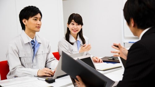 賃貸経営には管理会社との連携が重要と考え、毎月定例会議を行っていたという。（※写真はイメージです／PIXTA）