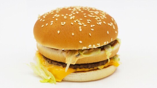 ビッグマックから「安いニッポン」を考える